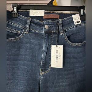 Judy Blue NEW with Tags size 14W distressed jeans!